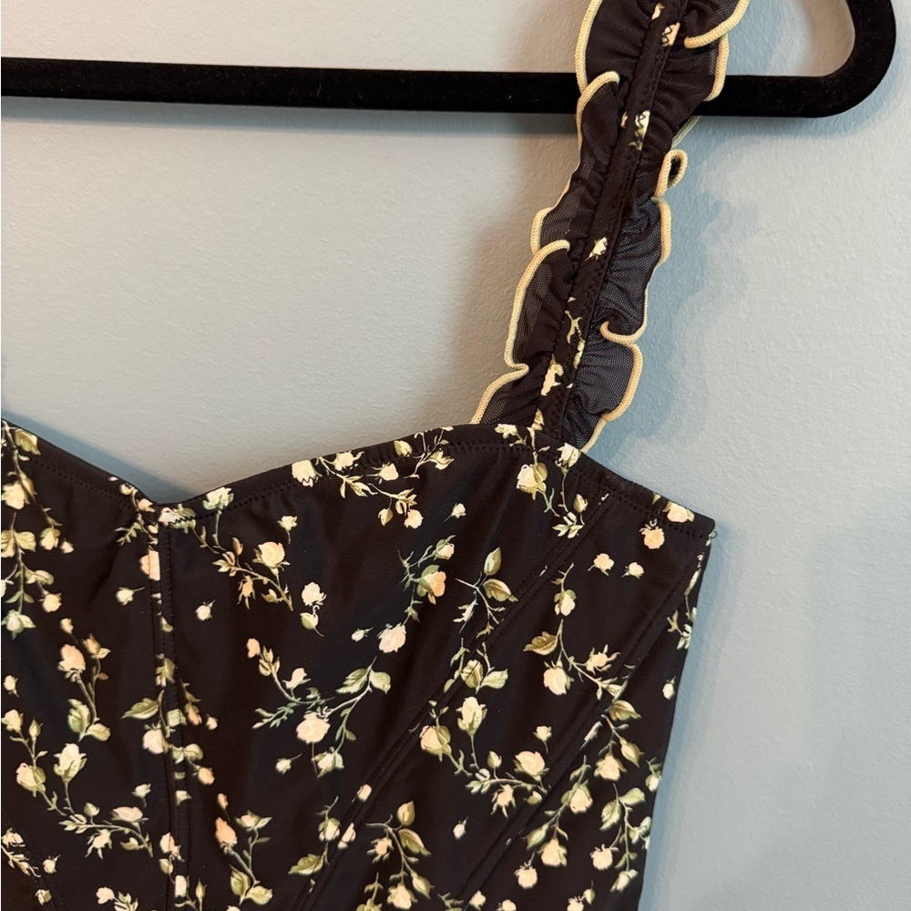 Urban Outfitters Black Floral Ruffle Strap Top - Picture 4 of 6